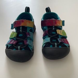 Keen toddler hiking sandals size 7